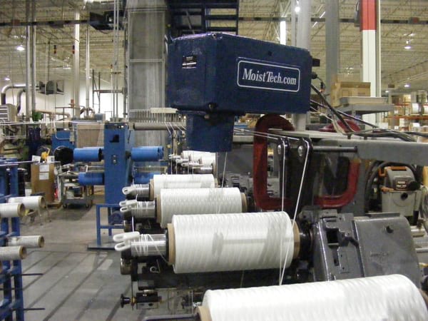 Pomiar wilgotności tekstyliów i włóknin - bezkontaktowy pomiar wilgotności